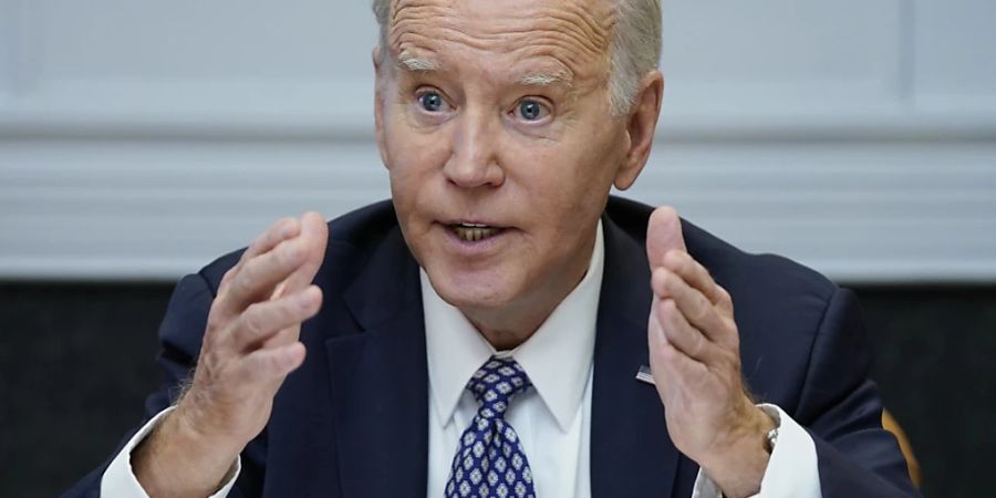 US-Präsident Joe Biden spricht während eines Treffens im Roosevelt Room des Weissen Hauses. Foto: Evan Vucci/AP/dpa