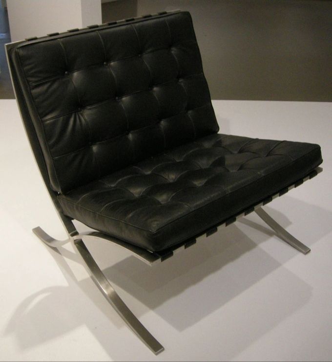 Der Barcelona Sessel von Mies van der Rohe. Sessel
