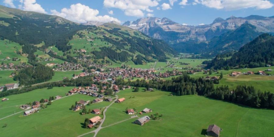 Das Dorf Lenk liegt zuoberst im Simmental, am Fuss des Wildstrubels auf 1’068 m ü. M.