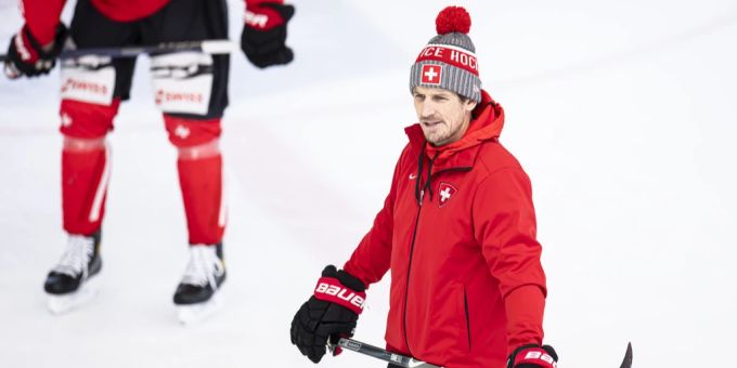 Patrick Fischer will mit der Hockey-Nati an der WM in Riga den Viertelfinal überstehen. Patrick Fischer Eishockey WM