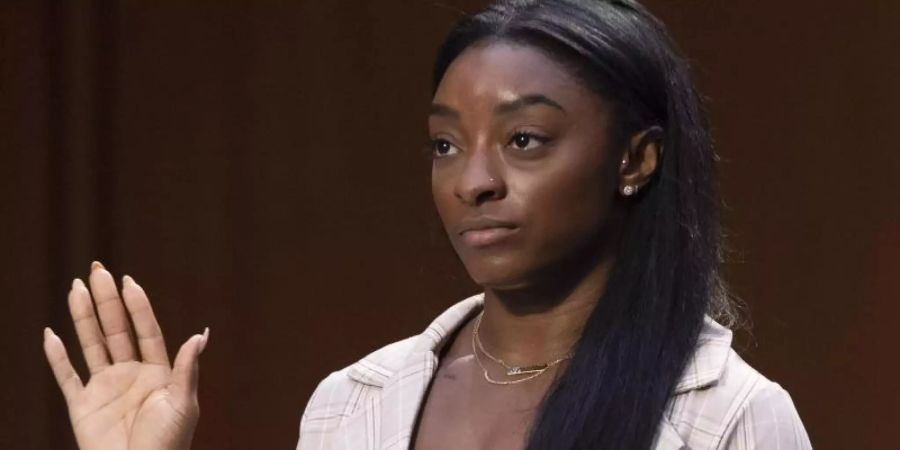 Auch Simone Biles hatte wegen sexuellen Missbrauchs gegen den früheren amerikanischen Teamarzt Larry Nassar geklagt. Foto: Saul Loeb/Pool AFP/AP/dpa