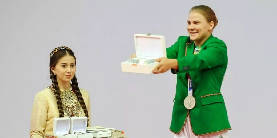 Turkmenische Gewichtheberin Polina Gurjewa