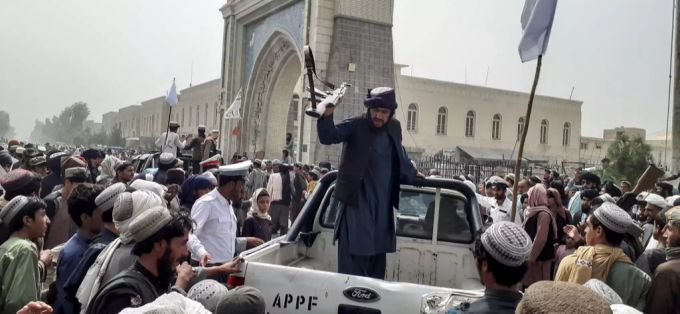 Angesichts der bevorstehenden Machtübernahme der radikalislamischen Taliban in Afghanistan beschleunigen auch Frankreich, Italien und die Niederlande die Rückführung ihres zivilen Personals aus Kabul. Kabul