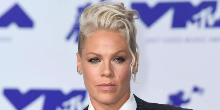 Pink hat es geschafft, Familie und Karriere unter einen Hut zu bekommen. Nun wird sie 41. Foto: PA Wire/dpa