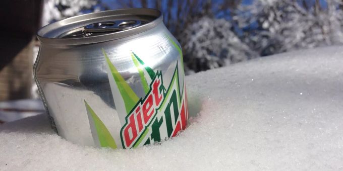 Dem Mann kommt eine Mountain-Dew-Aktion teuer zu stehen. Mountain Dew