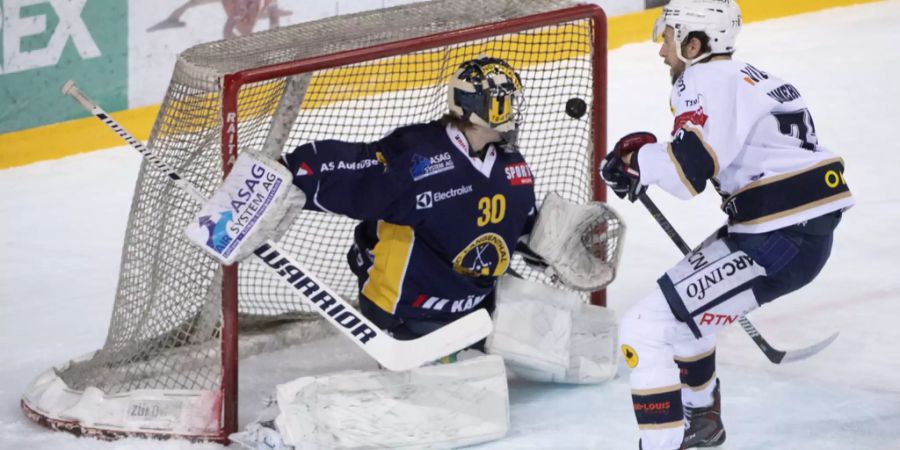 Adam Hasani EHC Olten