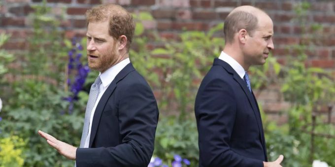 Prinz Harry im Juli mit Bruder William. prinz harry