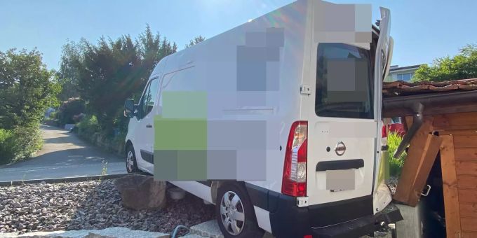 Am Fahrzeug entstand Totalschaden. Kantonspolizei Aargau