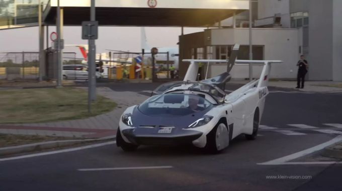 Fliegendes Auto