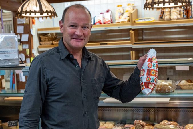 Verkaufsfahrer Tobias Schopfer.