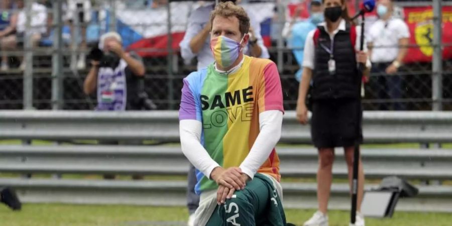 Sebastian Vettel trug vor dem Rennen ein T-Shirt mit der Aufschrift «Same Love». Foto: Florion Goga/Pool Reuters/AP/dpa