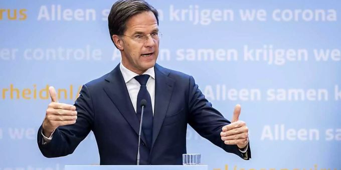Mark Rutte, Ministerpräsident der Niederlande, spricht auf einer Pressekonferenz. (Archivbild) Foto: Remko De Waal/ANP/dpa Mark Rutte coronavirus