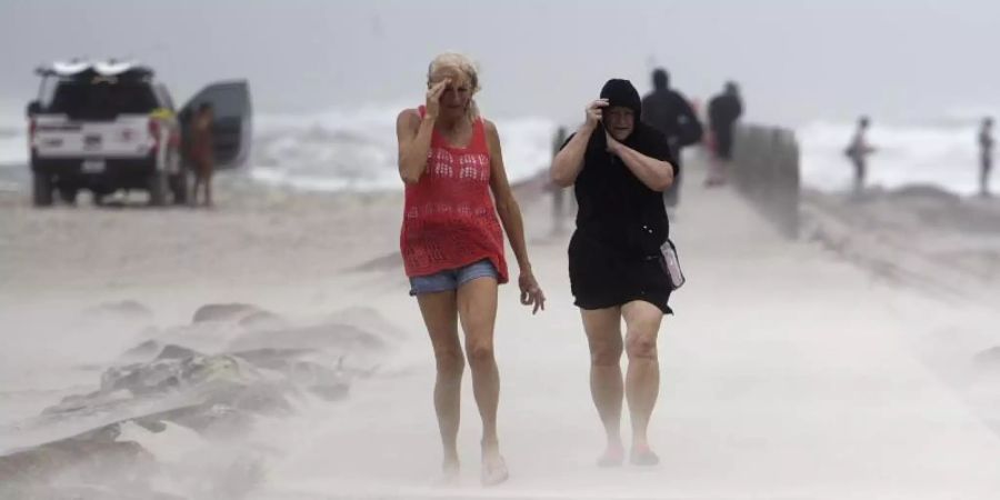 Hurrikan Nicholas bringt heftigen Wind und starken Regen an die texanische Golfküste. Foto: Annie Rice/Corpus Christi Caller-Times via AP/dpa