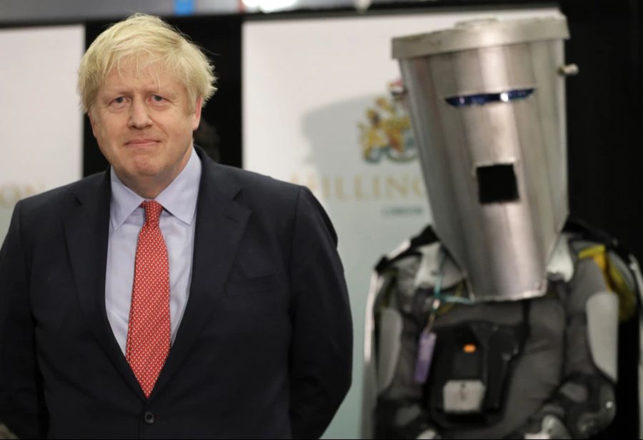 Auch für die Premierministerwahlen ist Count Binface schon angetreten: Hier steht er neben seinem grössten Widersacher Boris Johnson. (Archivbild)