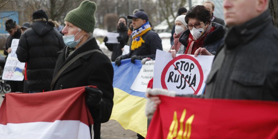 Protest in Latvia as Russian troops enter Ukraine