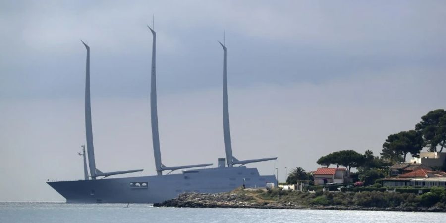Russische Luxusjacht in Antibes