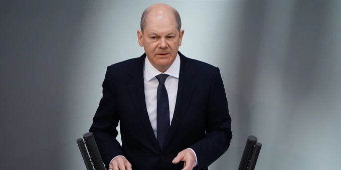 Bundeskanzler Olaf Scholz bei seiner Rede am 23. März 2022 in Berlin. olaf scholz ukraine krieg