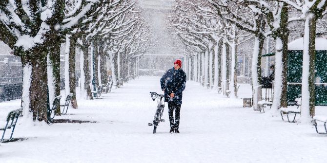 Velo im Schnee