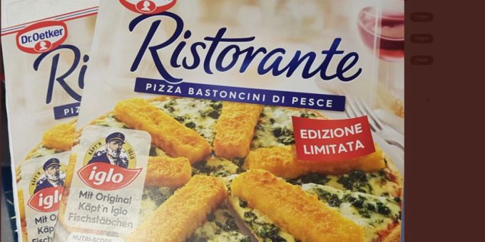 Dr. Oetker präsentiert seine neue Pizza mit Fischstäbchen. Dr. Oetker