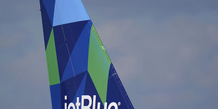 Die US-Fluggesellschaft JetBlue Airways bieten über 3 Milliarden Dollar für die Übernahme des Billigfliegers Spirit. (Archivbild)