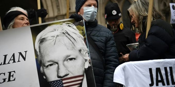 Oberstes britisches Gericht verwehrt Assange Berufung gegen Auslieferung an USA Oberstes britisches Gericht verwehrt Assange Berufung gegen Auslieferung an USA