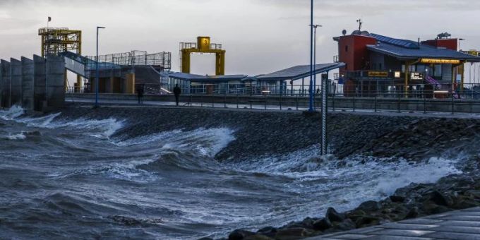 Ein Unwetter folgt derzeit das nächste: Sturm «Ylenia» und Orkantief «Zeynep» zogen innerhalb weniger Tage über Europa. sturm unwetter
