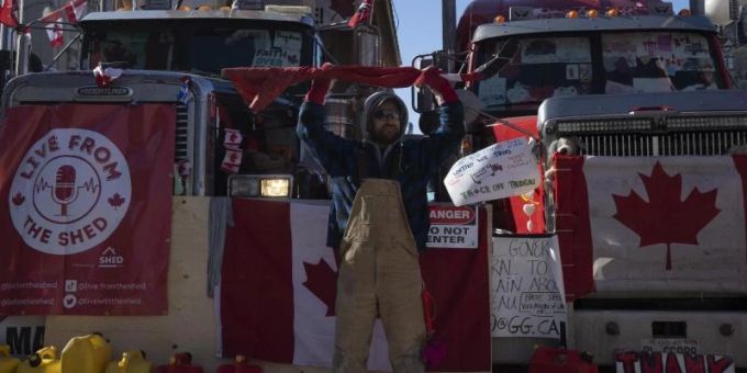 Seit Wochen protestieren kanadische Trucker gegen die Corona-Politik der Regierung. Foto: Adrian Wyld/Canadian Press/ZUMA/dpa Seit Wochen protestieren kanadische Trucker gegen die Corona-Politik der Regierung. Foto: Adrian Wyld/Canadian Press/ZUMA/dpa