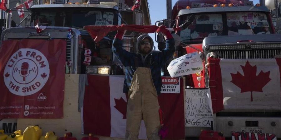 Seit Wochen protestieren kanadische Trucker gegen die Corona-Politik der Regierung. Foto: Adrian Wyld/Canadian Press/ZUMA/dpa