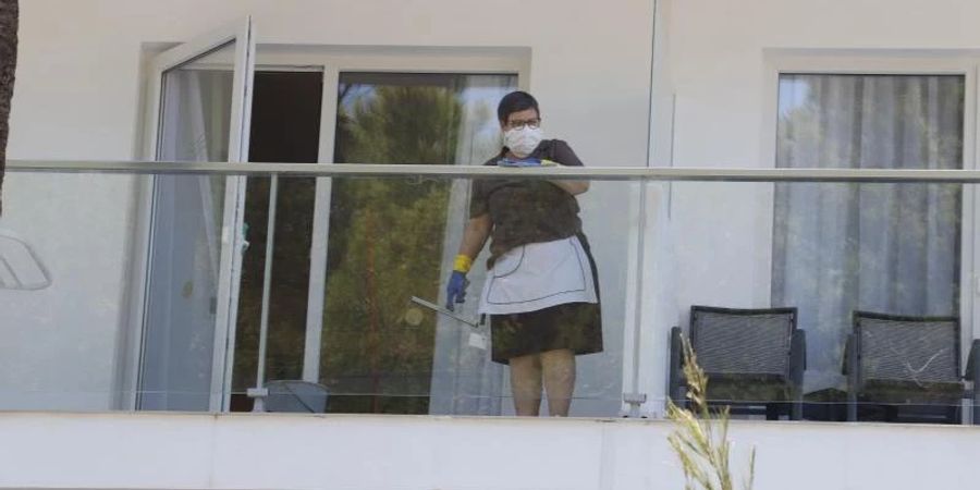 Die Hotelbranche auf Mallorca will die Arbeitsbedingungen ihrer Mitarbeiter verbessern und umweltfreundlicher werden. Foto: Clara Margais/dpa