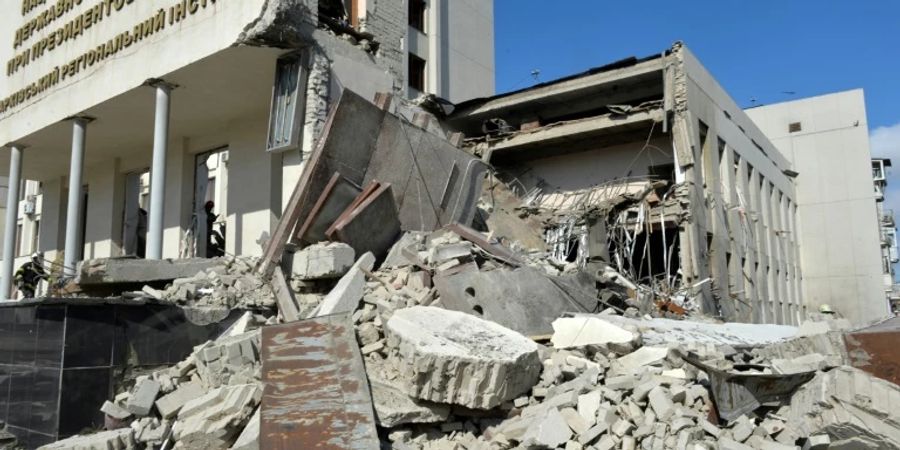 Durch russischen Angriff am 18. März zerstörtes Institut in Charkiw