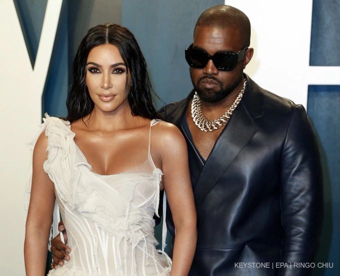 Kim Kardashian ist Meisterin im Schminken. Kim Kardashian, Kanye West