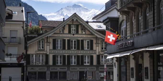 Vorkrisen-Niveau - Tourismus-Branche erwartet 2023 weitgehende Erholung