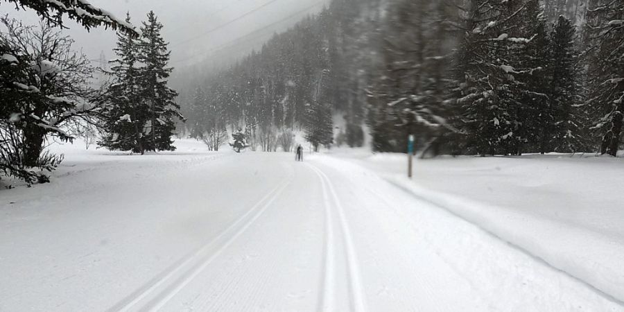 In der Nacht auf den Samstag sind die Temperaturen in der Schweiz lokal auf Tiefstwerte gesunken. Im Engadin wurden Temperaturen von minus 25 Grad gemessen. Auch in Ulrichen mit minus 21,4 Grad und in Andermatt mit minus 19,7 Grad waren die Temperaturen sehr tief. (Symbolbild)