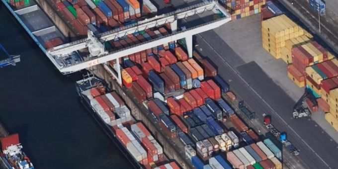 Die deutsche Wirtschaft wird sich nach Einschätzung der Bundesbank nur langsam vom tiefen Einbruch erholen. Foto: Bernd Thissen/dpa Die deutsche Wirtschaft wird sich nach Einschätzung der Bundesbank nur langsam vom tiefen Einbruch erholen. Foto: Bernd Thissen/dpa