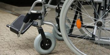 Rollstuhl Transport durch Spenden