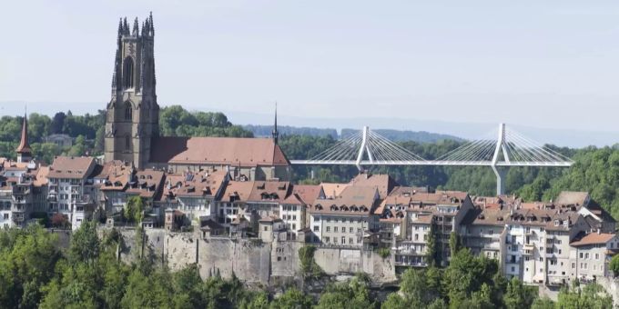 Belästigungs-Vorwurf - Pfarrer der Freiburger Kathedrale tritt zurück