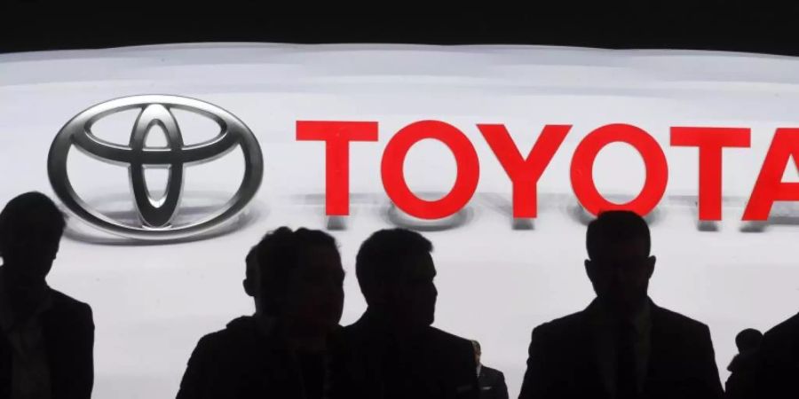 Japans grösster Autobauer meldet einen Einbruch der Produktion. Foto: Uli Deck/dpa