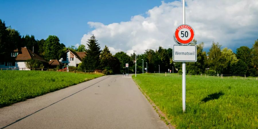 Ortsschild der Gemeinde Wermatswil bei Uster.