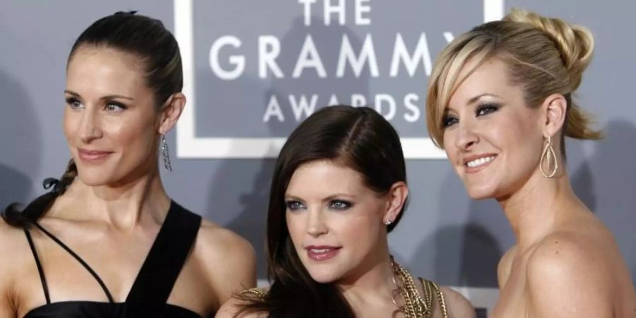 Emily Robison (l-r), Natalie Maines und Martie Maguire nennen sich nur noch «Chicks». Foto: Matt Sayles/AP/dpa