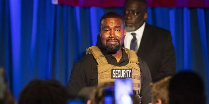 US-Rapper Kanye West bei seinem Auftritt in North Charleston. Foto: Lauren Petracca Ipetracca/The Post And Courier via AP /dpa Kanye West