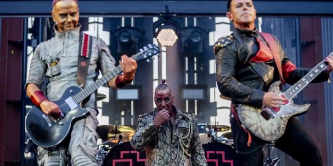 Rammstein Was Ein Blumen Video Mit Einem Neuen Album Zu Tun Hat