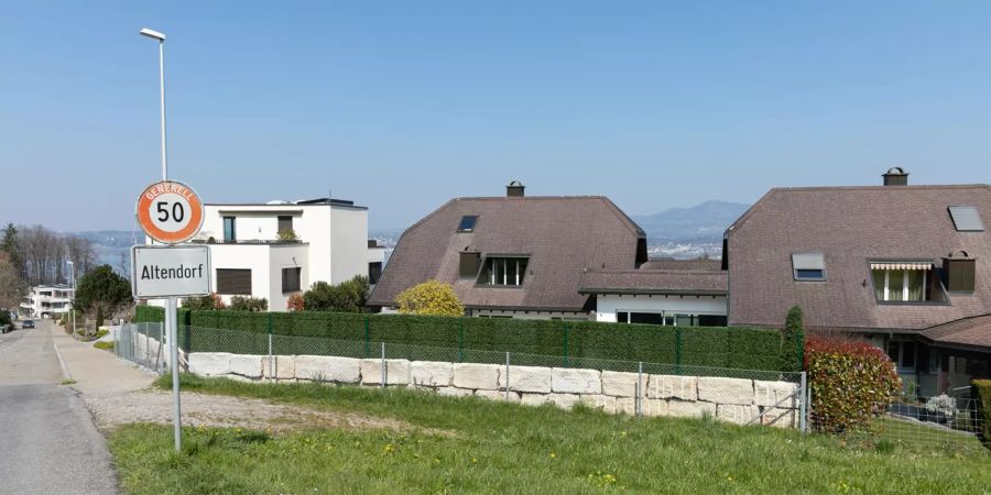 Die Ortseinfahrt der Gemeinde Altendorf.