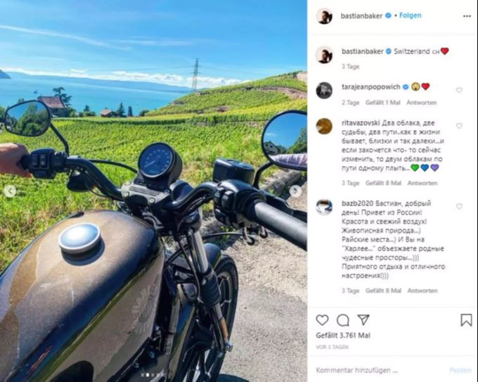 Bastian Baker geniesst auf seinem Töff die schöne Aussicht. bastian
