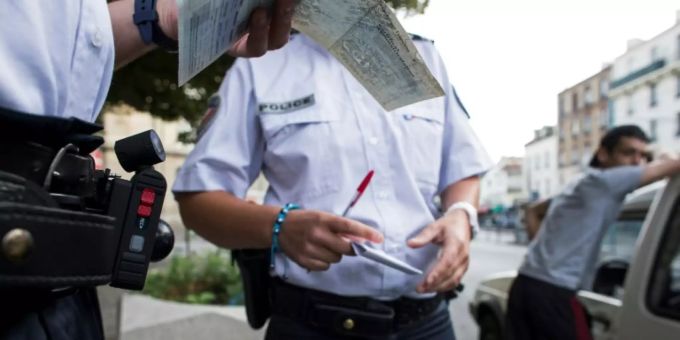 Familie wirft Pariser Polizisten «Mord» am Eiffelturm vor Familie wirft Pariser Polizisten «Mord» am Eiffelturm vor