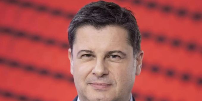 Christian Seifert erwartet eine anstrengende Verteilung der Gelder aus den Fernsehverträgen. Foto: Boris Roessler/dpa Christian Seifert erwartet eine anstrengende Verteilung der Gelder aus den Fernsehverträgen. Foto: Boris Roessler/dpa
