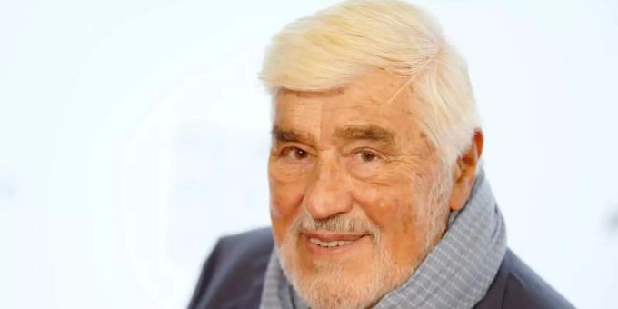 Der Schauspieler Mario Adorf will auch im hohen Alter seine Gelassenheit bewahren. Foto: Henning Kaiser/dpa Der Schauspieler Mario Adorf will auch im hohen Alter seine Gelassenheit bewahren. Foto: Henning Kaiser/dpa