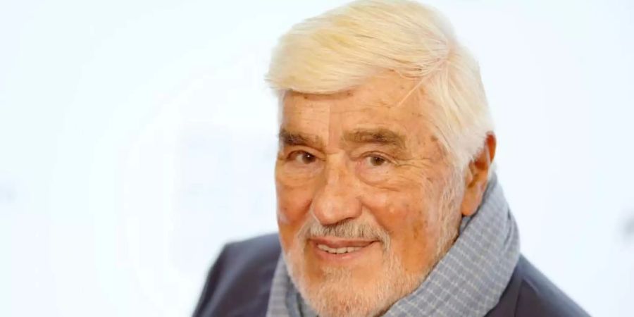 Der Schauspieler Mario Adorf will auch im hohen Alter seine Gelassenheit bewahren. Foto: Henning Kaiser/dpa