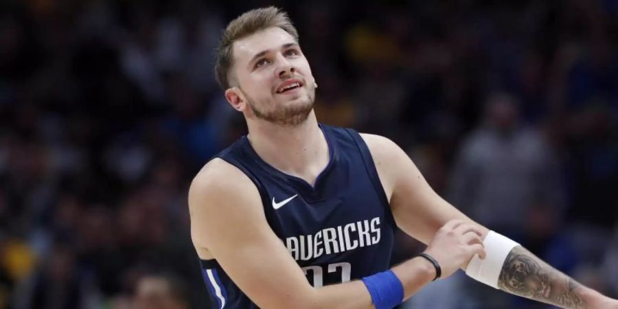 Luka Doncic erzielte im ersten Viertel mehr Punkte, Rebounds und Assists als das gesamte gegnerische Team. Foto: Tony Gutierrez/AP/dpa