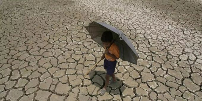 Land ohne Wasser: Dürre in Indien. Foto: str/EPA Land ohne Wasser: Dürre in Indien. Foto: str/EPA