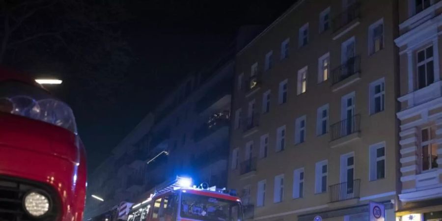 Feuerwehreinsatz in Berlin-Schöneberg. Foto: Paul Zinken/dpa